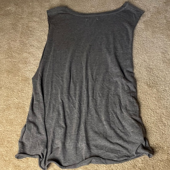 Grey Graphic Muscle Tee - Medium - Picture 4 of 4